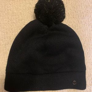 Lulu lemon black pompom beanie